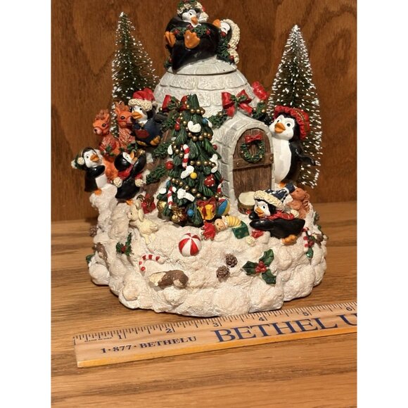 San Francisco Music Box Co. Christmas Penguins Fun In Snow Igloo Vintage Works! - Picture 9 of 9